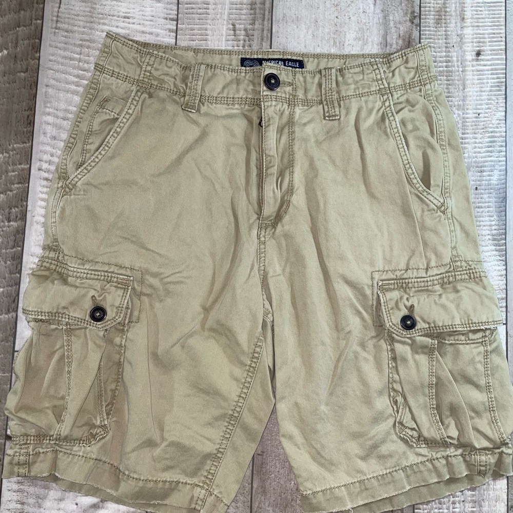 American Eagle Outfitters Men's Khaki Cargo Shorts Size 31 Excellent Condition!